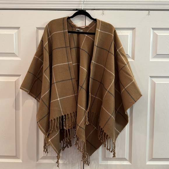 Abercrombie & Fitch Camel Brown Plaid Poncho - Picture 4 of 6